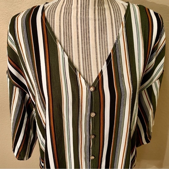 NWT Boutique Top Small Hyped Unicorn Betty Slimming Vertical Stripe Army Buttons - Picture 12 of 16